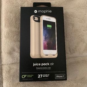 iPhone 7  MOPHIE case